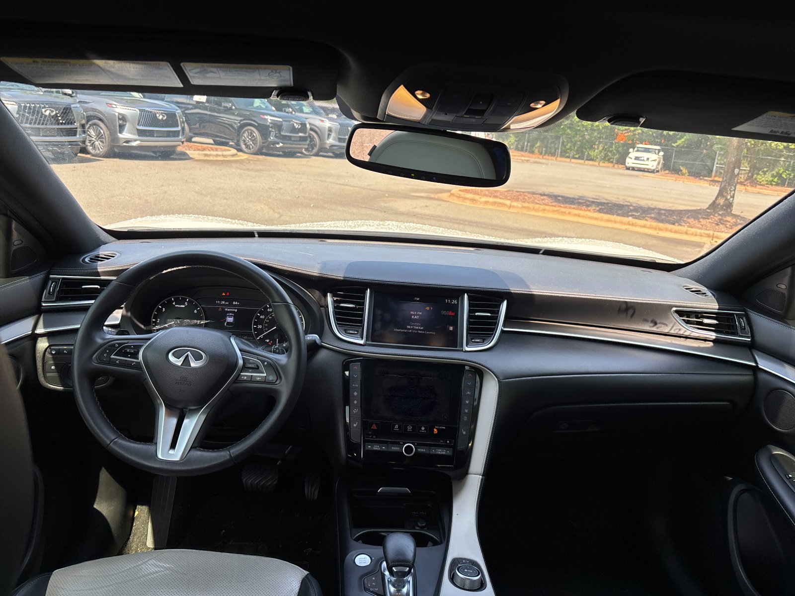 Used 2023 Majestic White INFINITI LUXE image 33