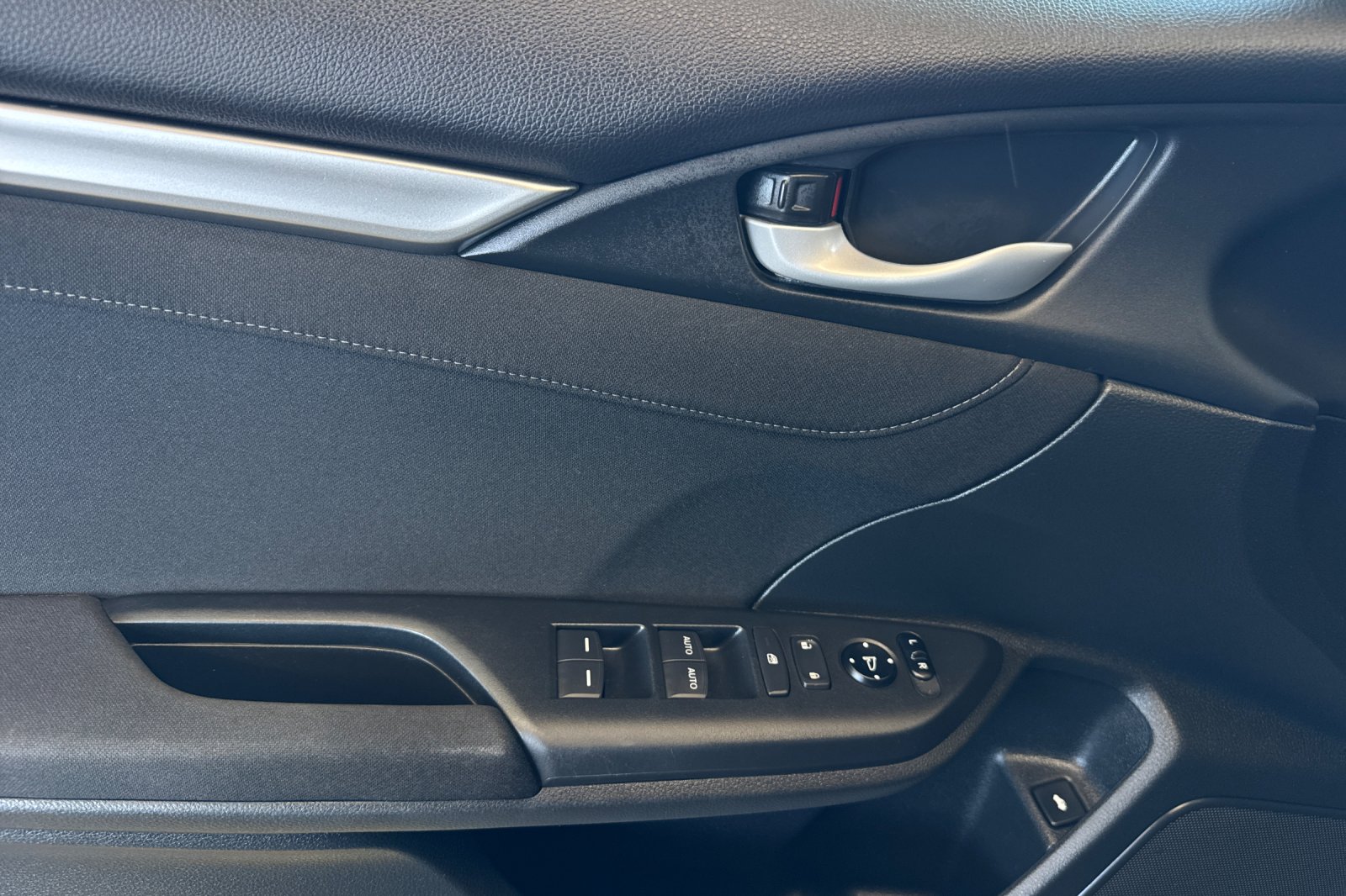 Certified Used 2018 Modern Steel Metallic Honda EX image 11