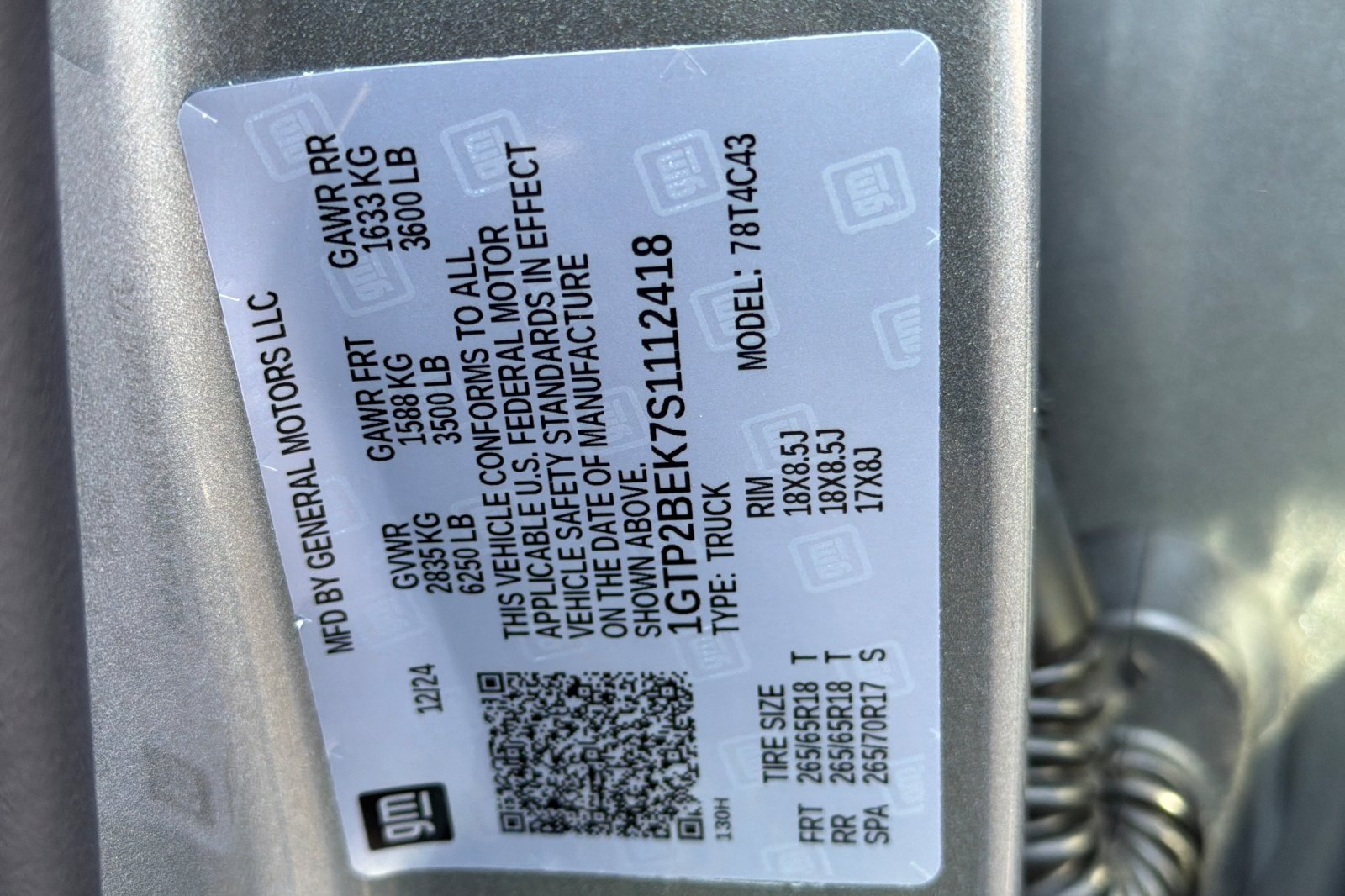 Used 2025 Silver GMC Elevation image 24