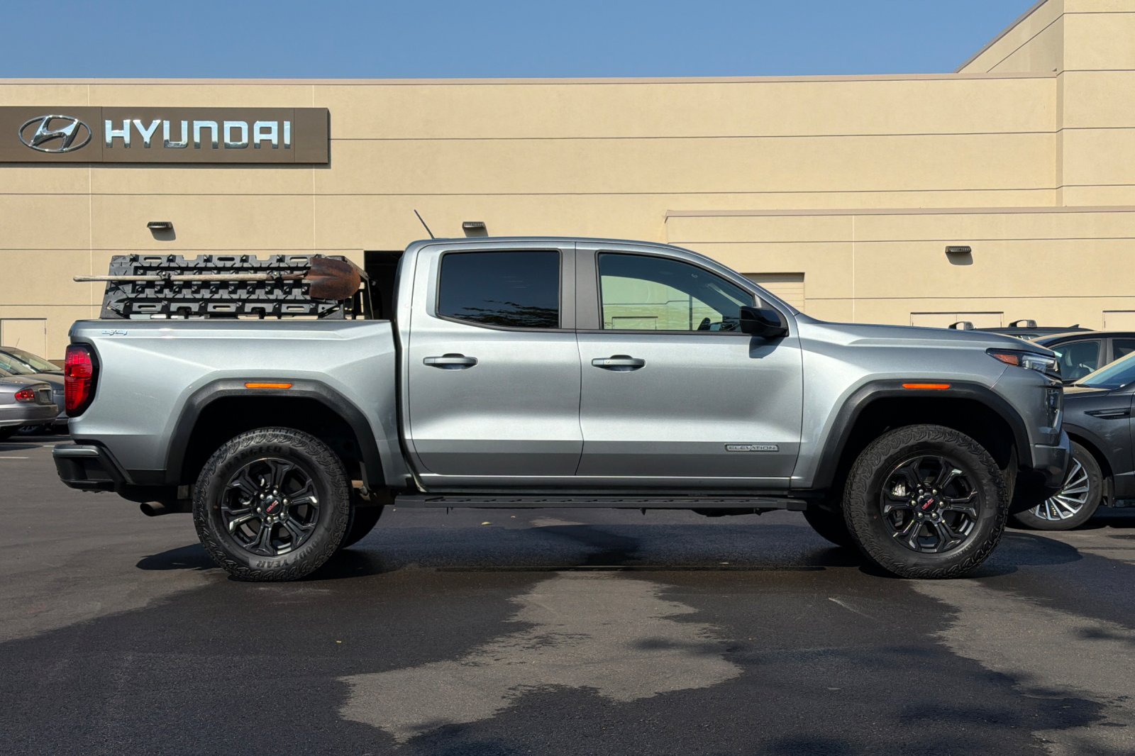Used 2025 Silver GMC Elevation image 3
