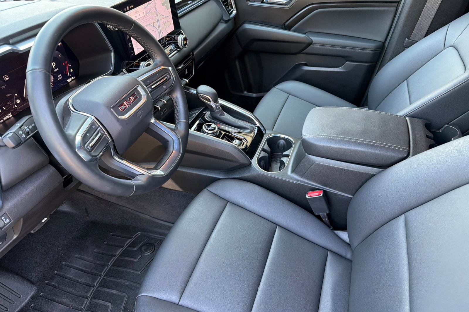 Used 2025 Silver GMC Elevation image 7