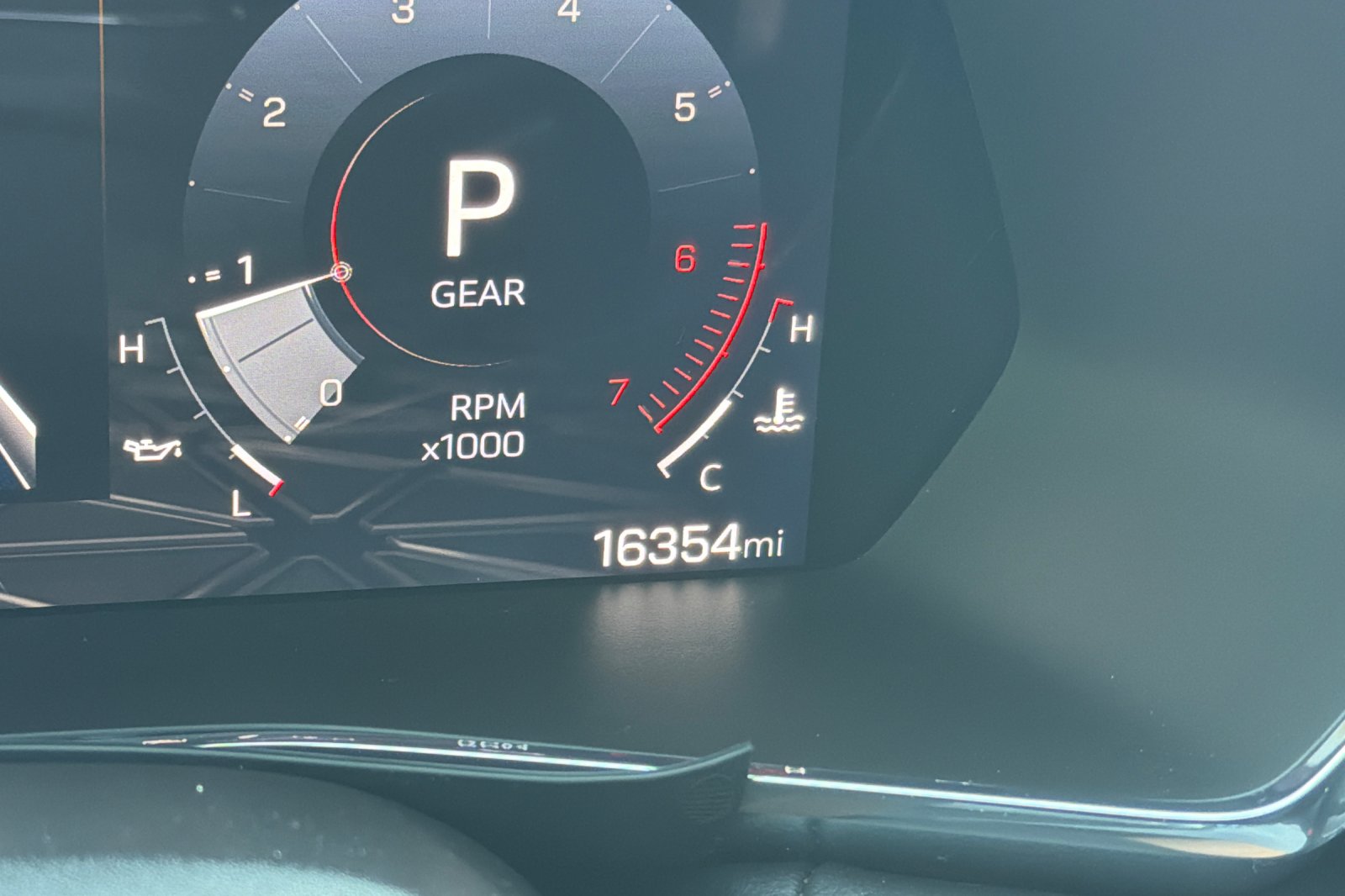 Used 2025 Silver GMC Elevation image 22