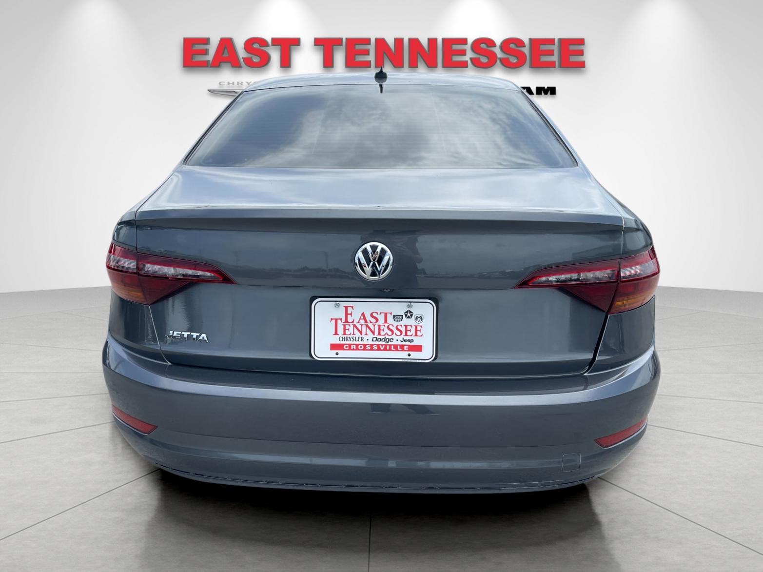 Used 2019 Gray Volkswagen 1.4T S image 4
