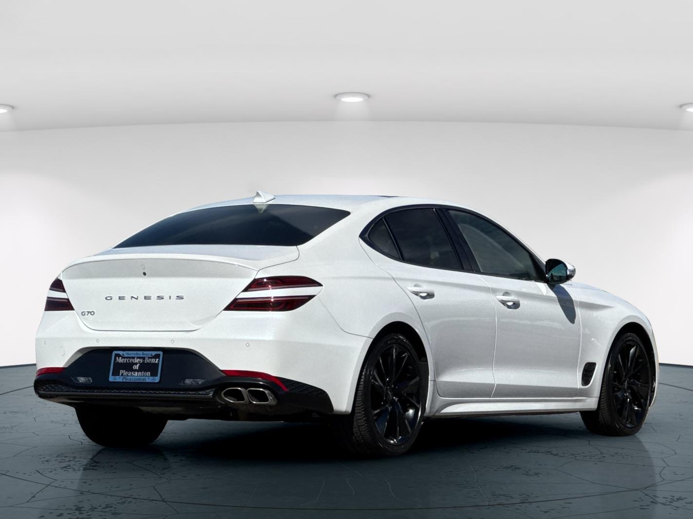 Used 2023 White Genesis 2.0T 4D Sedan image 7