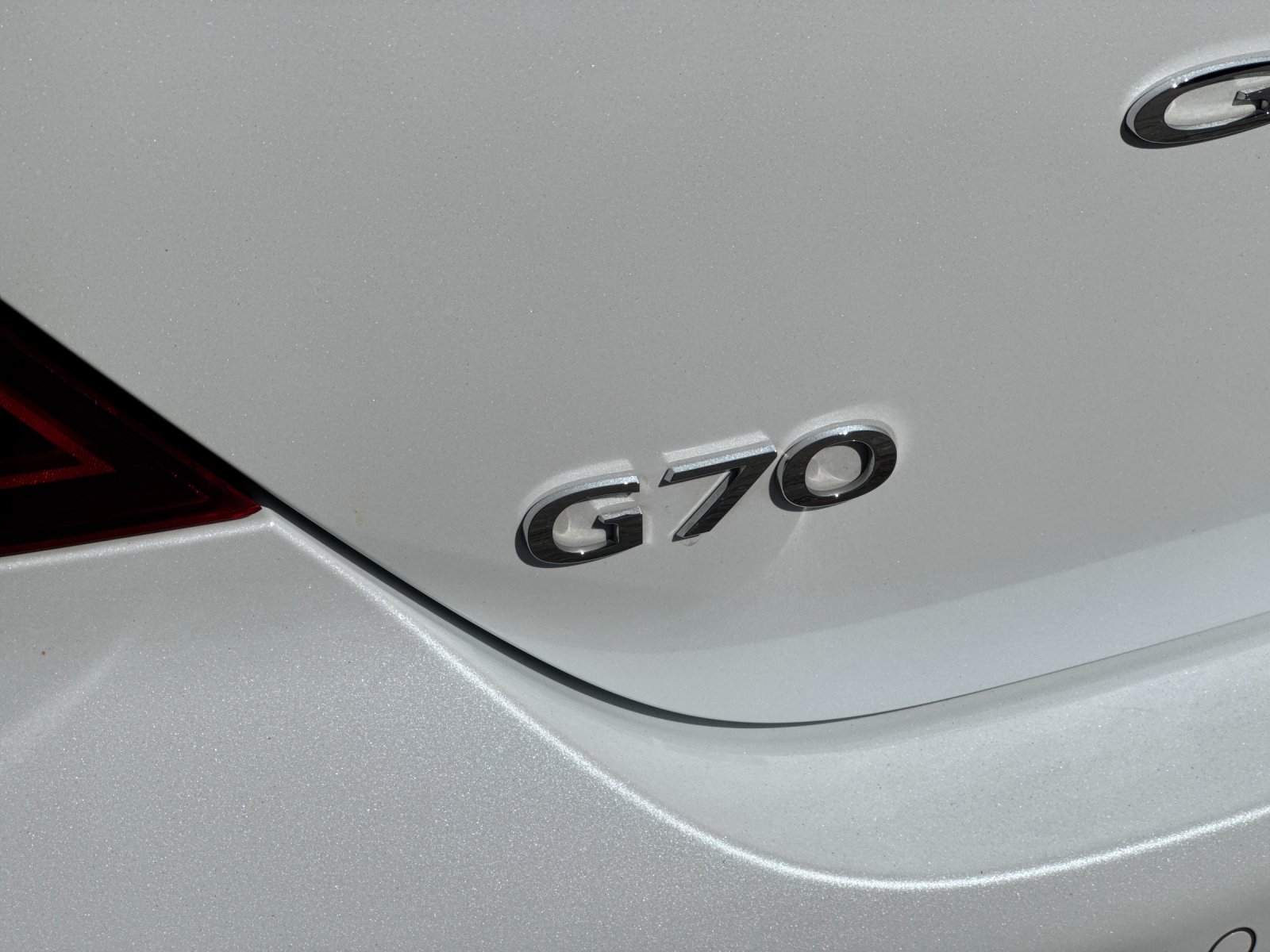Used 2023 White Genesis 2.0T 4D Sedan image 36