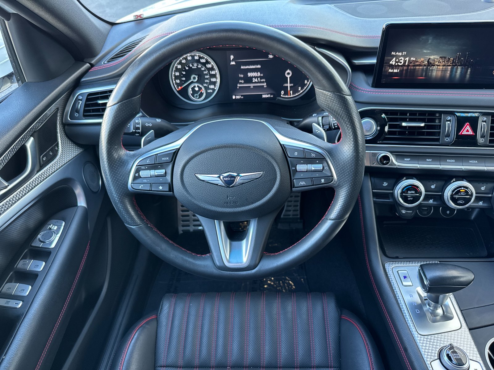 Used 2023 White Genesis 2.0T 4D Sedan image 18