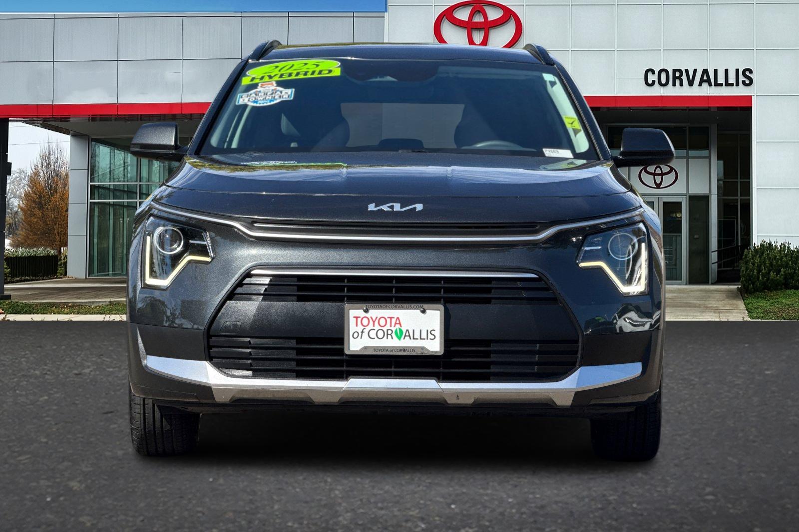 Used 2025 Gray Kia LX image 9