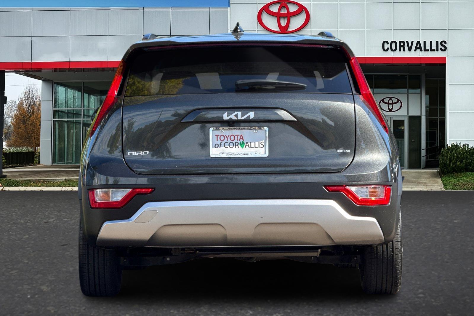 Used 2025 Gray Kia LX image 5
