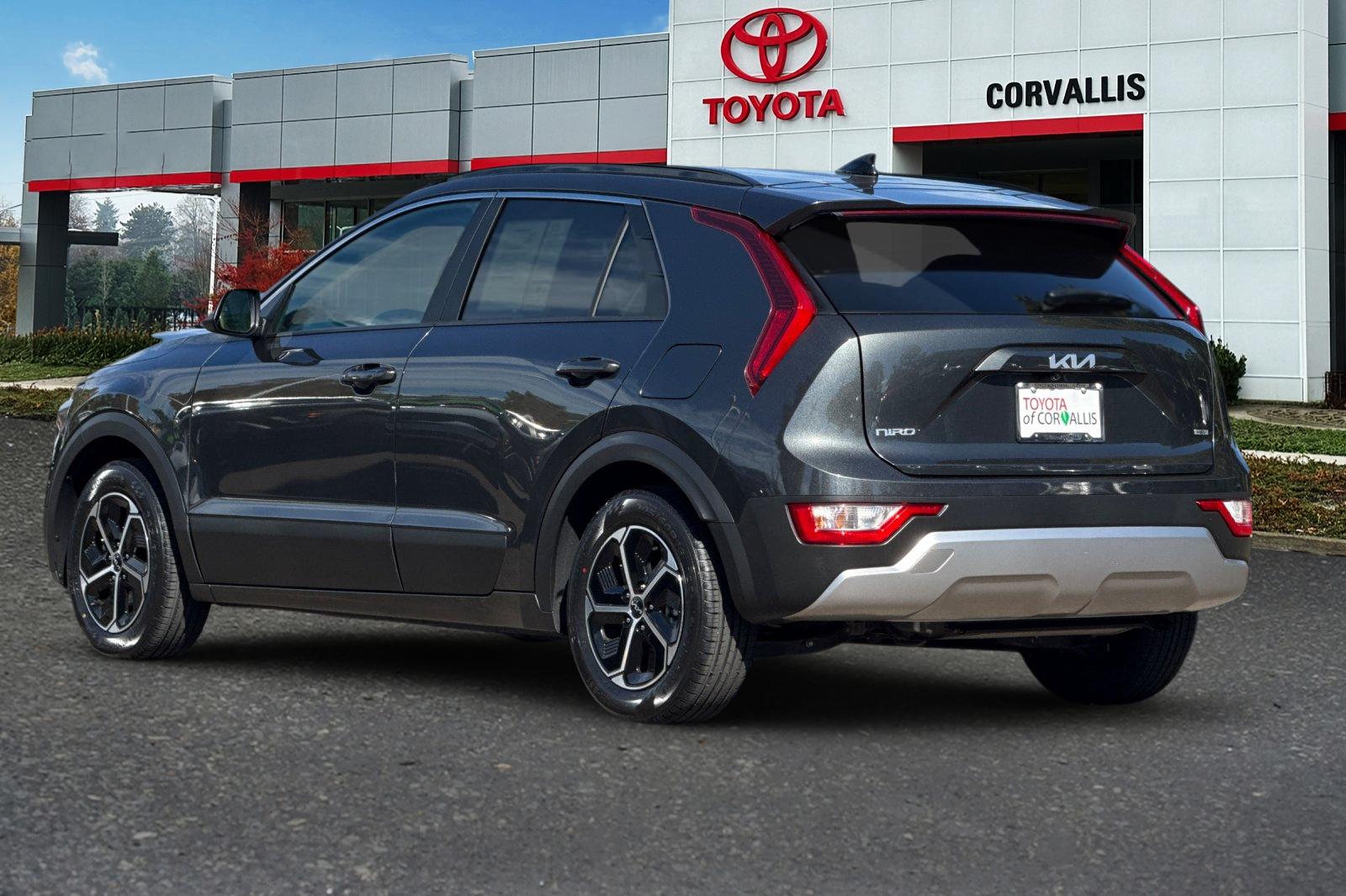 Used 2025 Gray Kia LX image 6