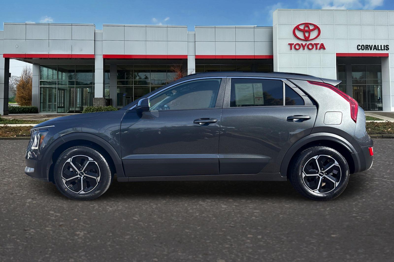 Used 2025 Gray Kia LX image 7