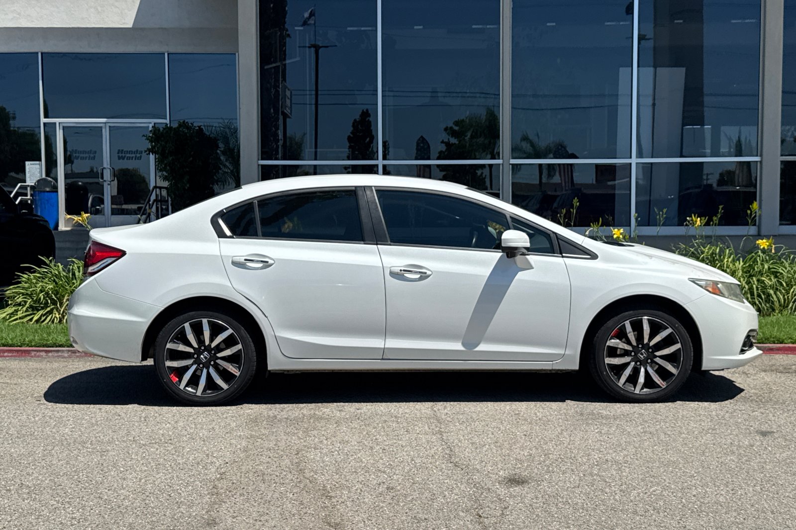 Used 2015 Taffeta White Honda EX-L image 4