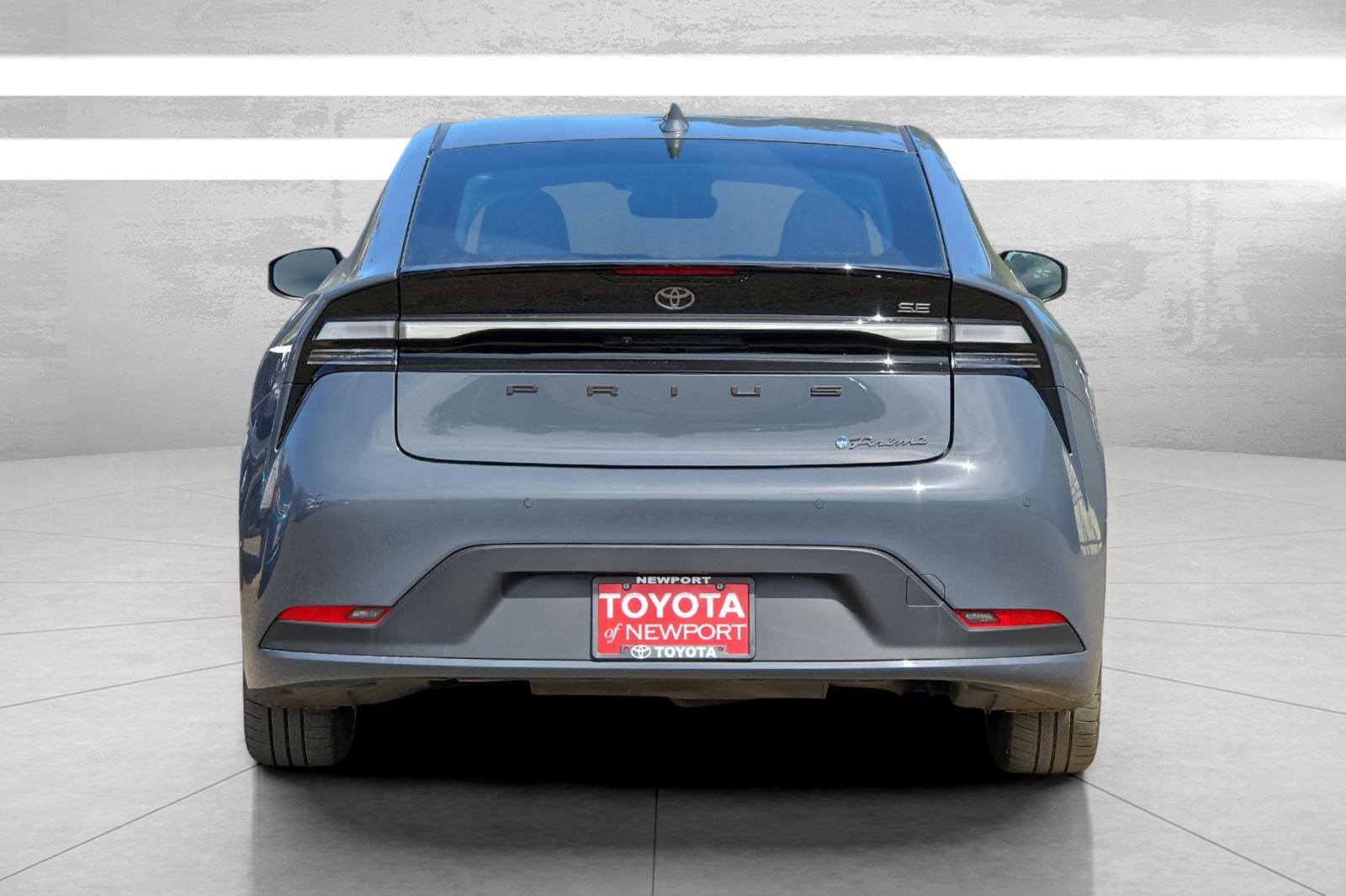 Used 2023 Gray Toyota SE image 5