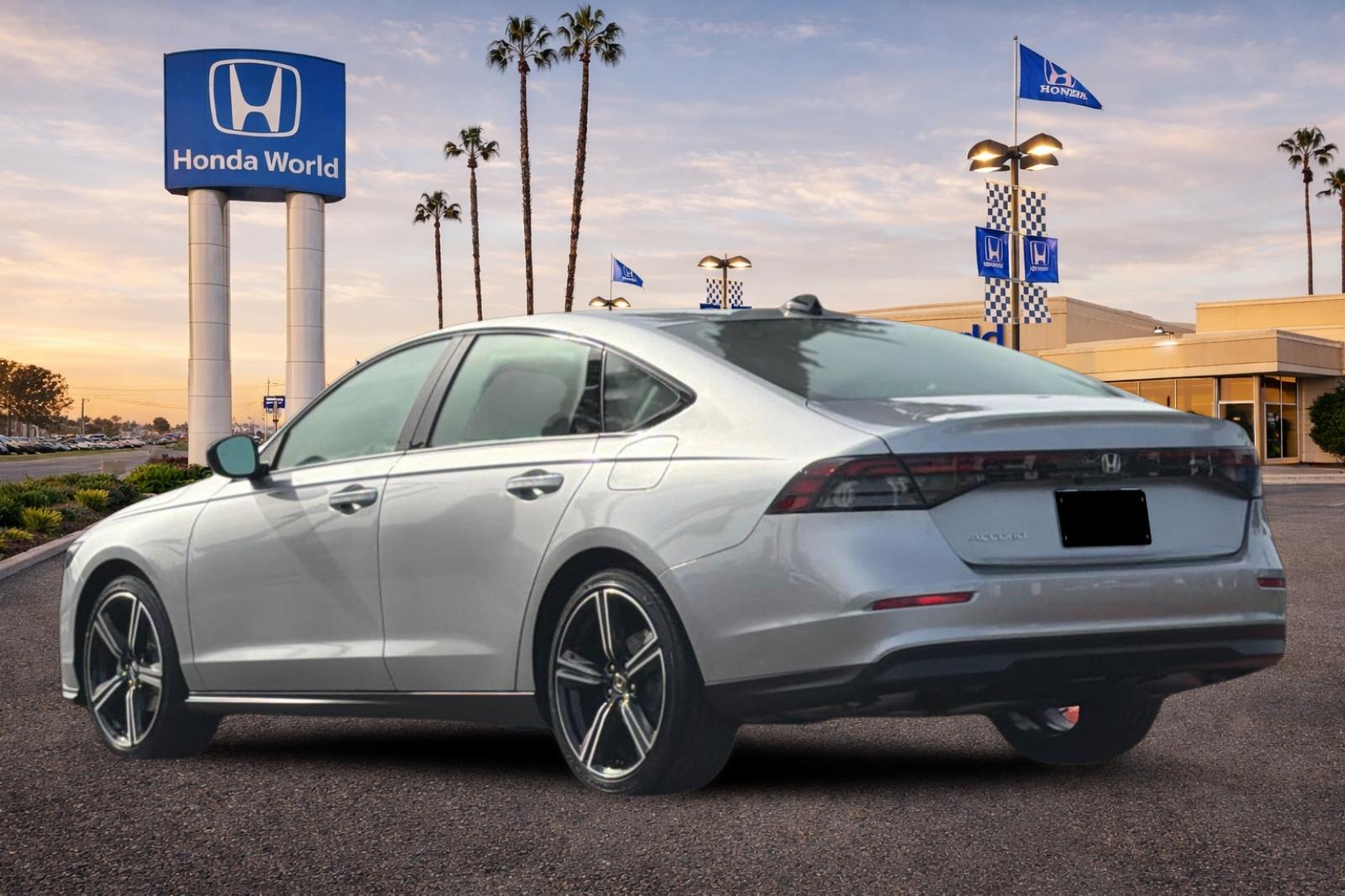 New 2026 Solar Silver Metallic Honda SE image 6