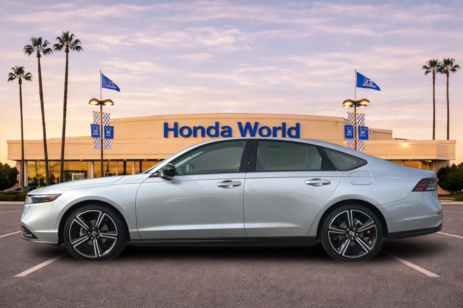 New 2026 Solar Silver Metallic Honda SE image 7