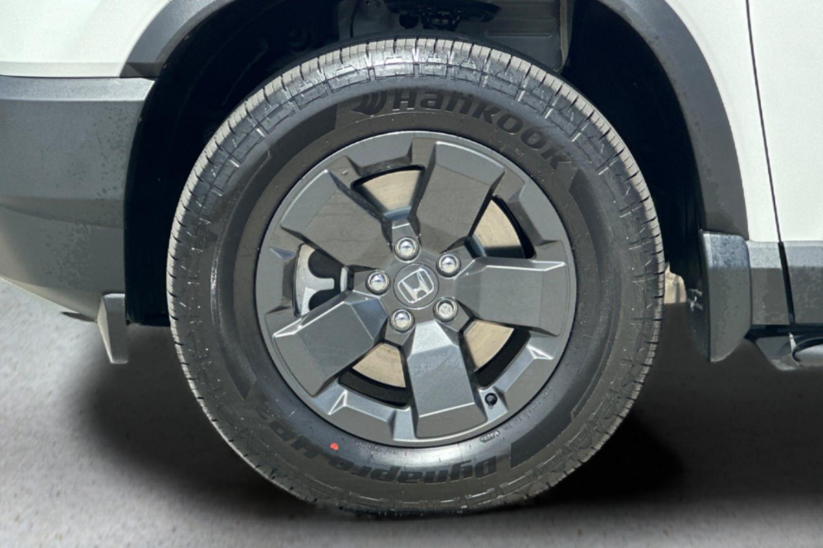 New 2026 Platinum White Pearl Honda RTL Towing image 33