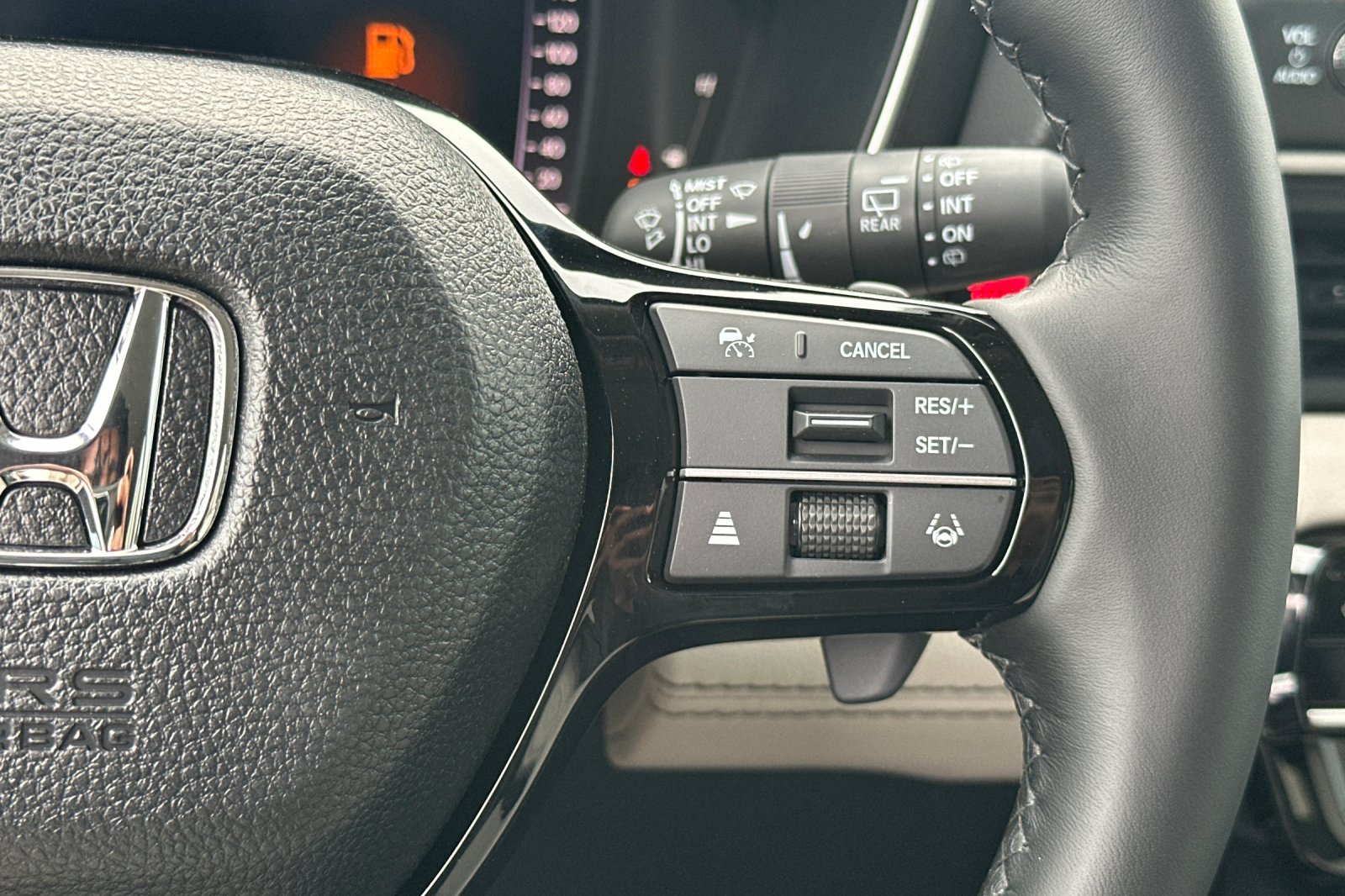 New 2026 Platinum White Pearl Honda RTL Towing image 28
