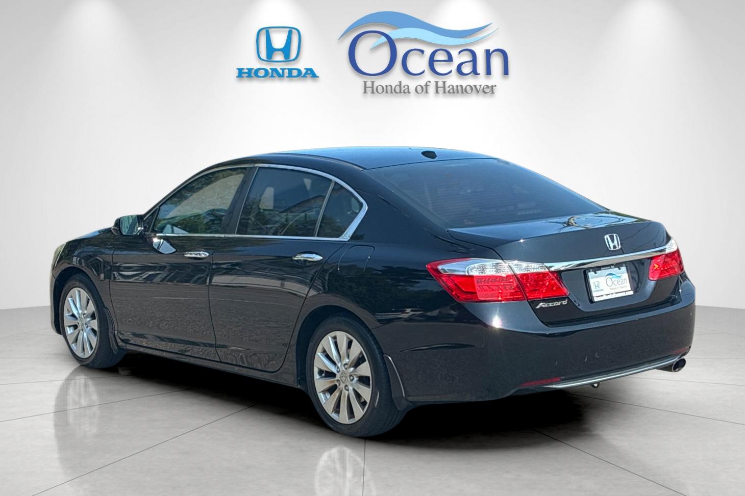 Used 2014 Crystal Black Pearl Honda EX-L image 5