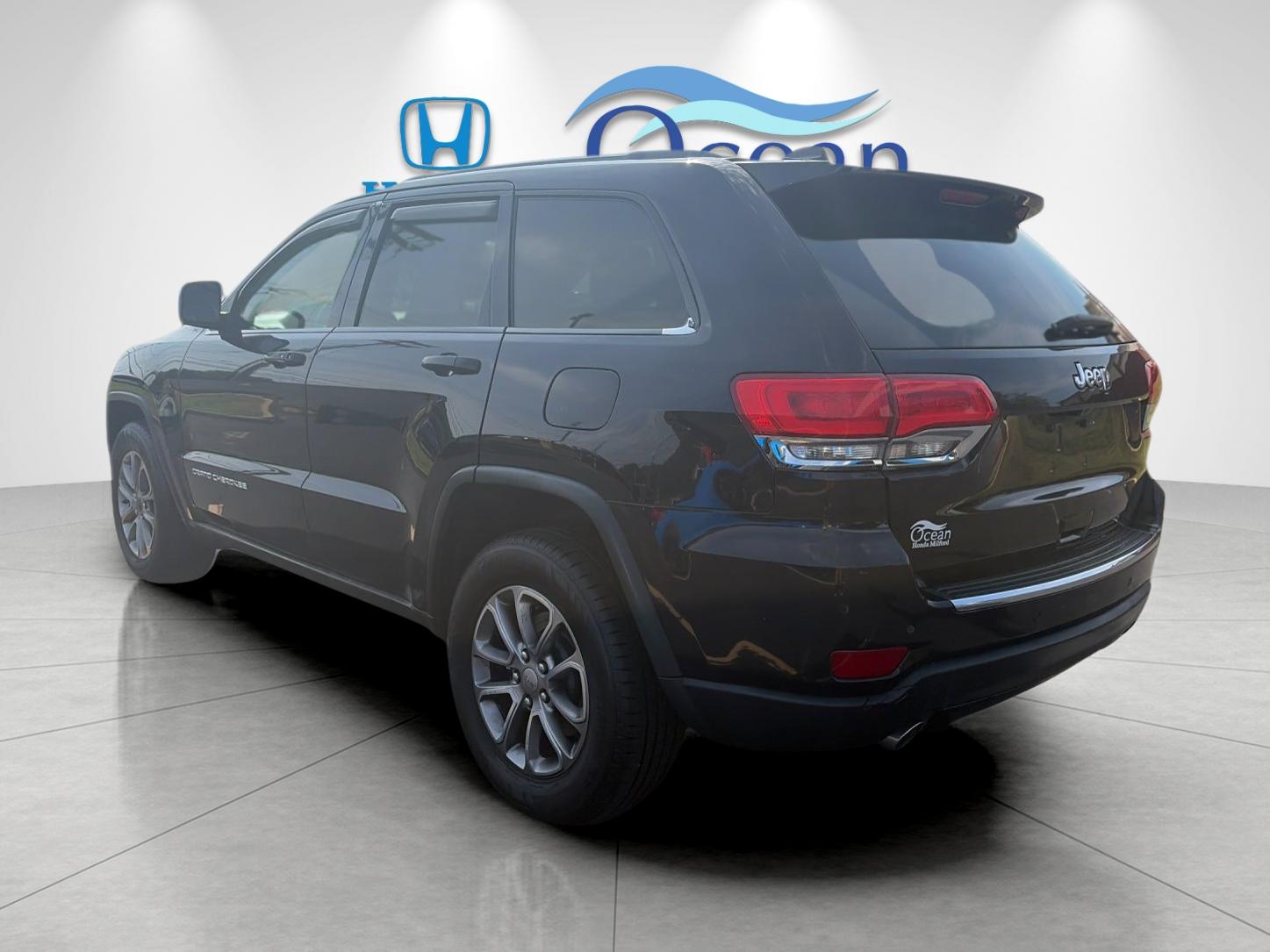 Used 2014 Brilliant Black Crystal Pearlcoat Jeep Limited image 5