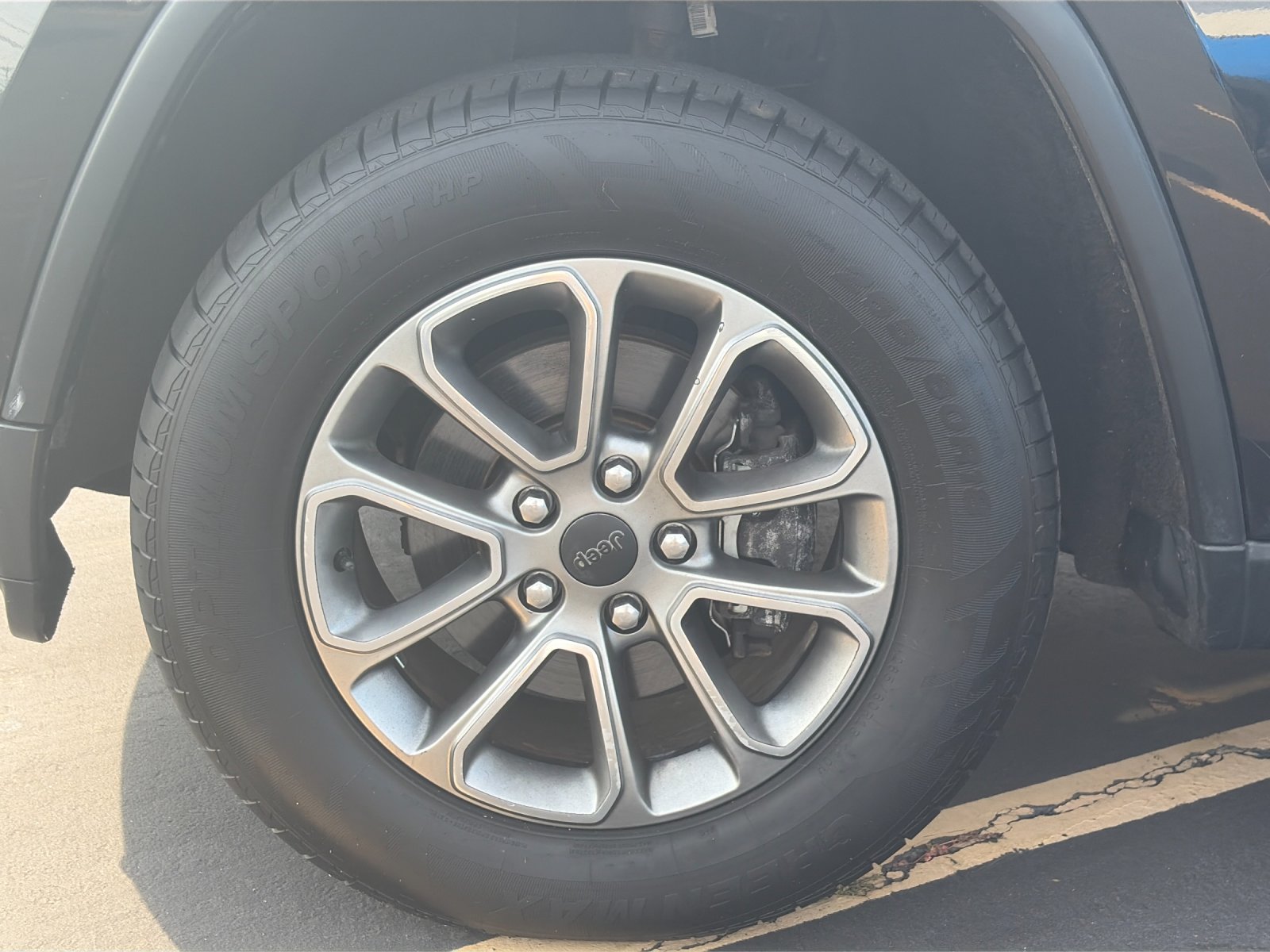 Used 2014 Brilliant Black Crystal Pearlcoat Jeep Limited image 27