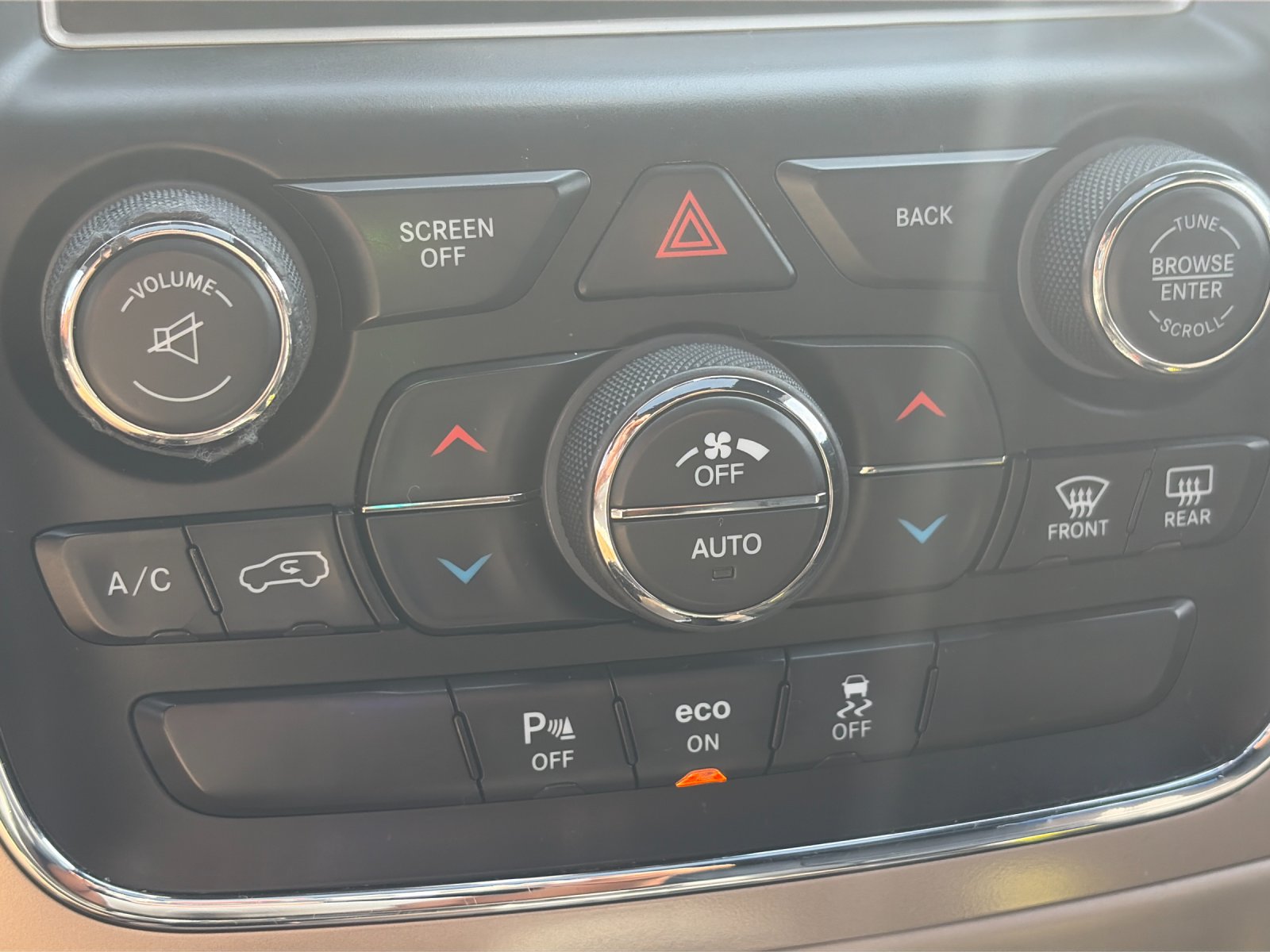 Used 2014 Brilliant Black Crystal Pearlcoat Jeep Limited image 21