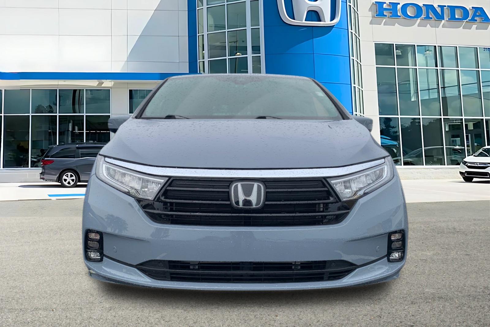 Certified Used 2023 Gray Honda Elite image 3