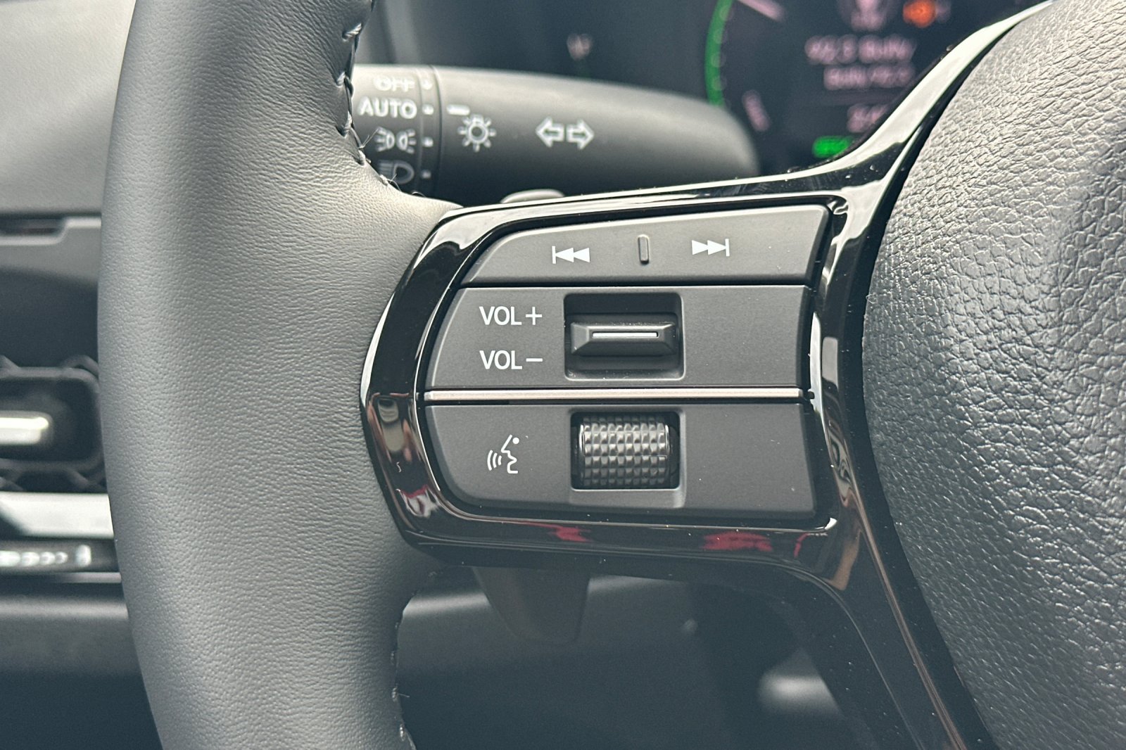 New 2026 Platinum White Pearl Honda Touring Hybrid image 25
