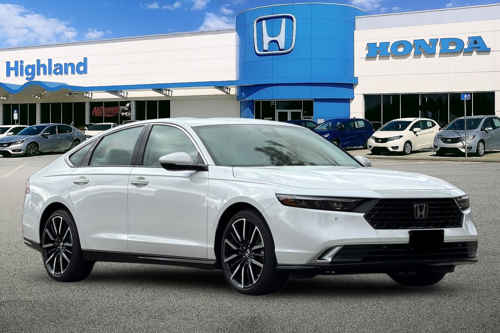 New 2026 Platinum White Pearl Honda Touring Hybrid image 7