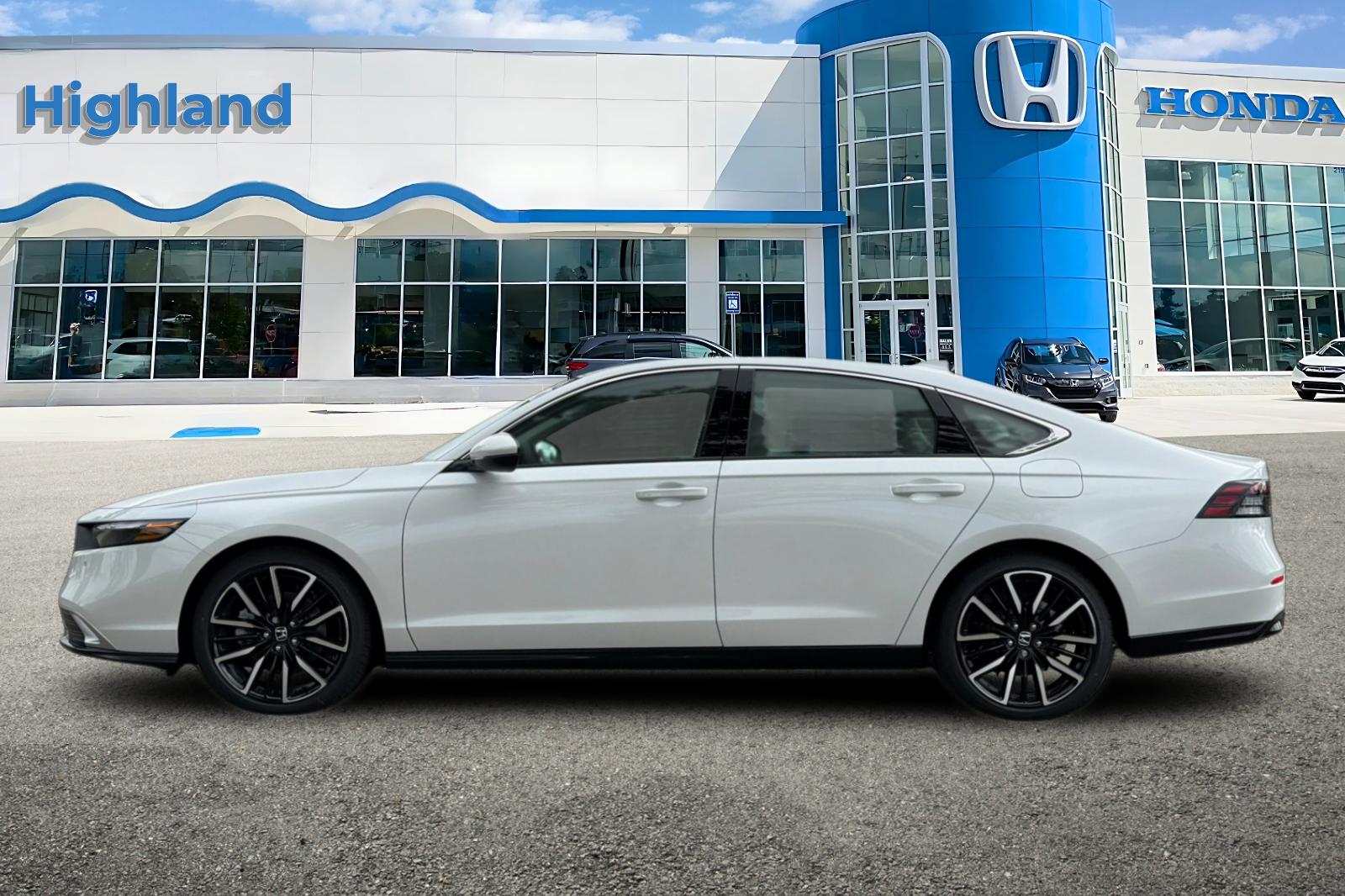 New 2026 Platinum White Pearl Honda Touring Hybrid image 2
