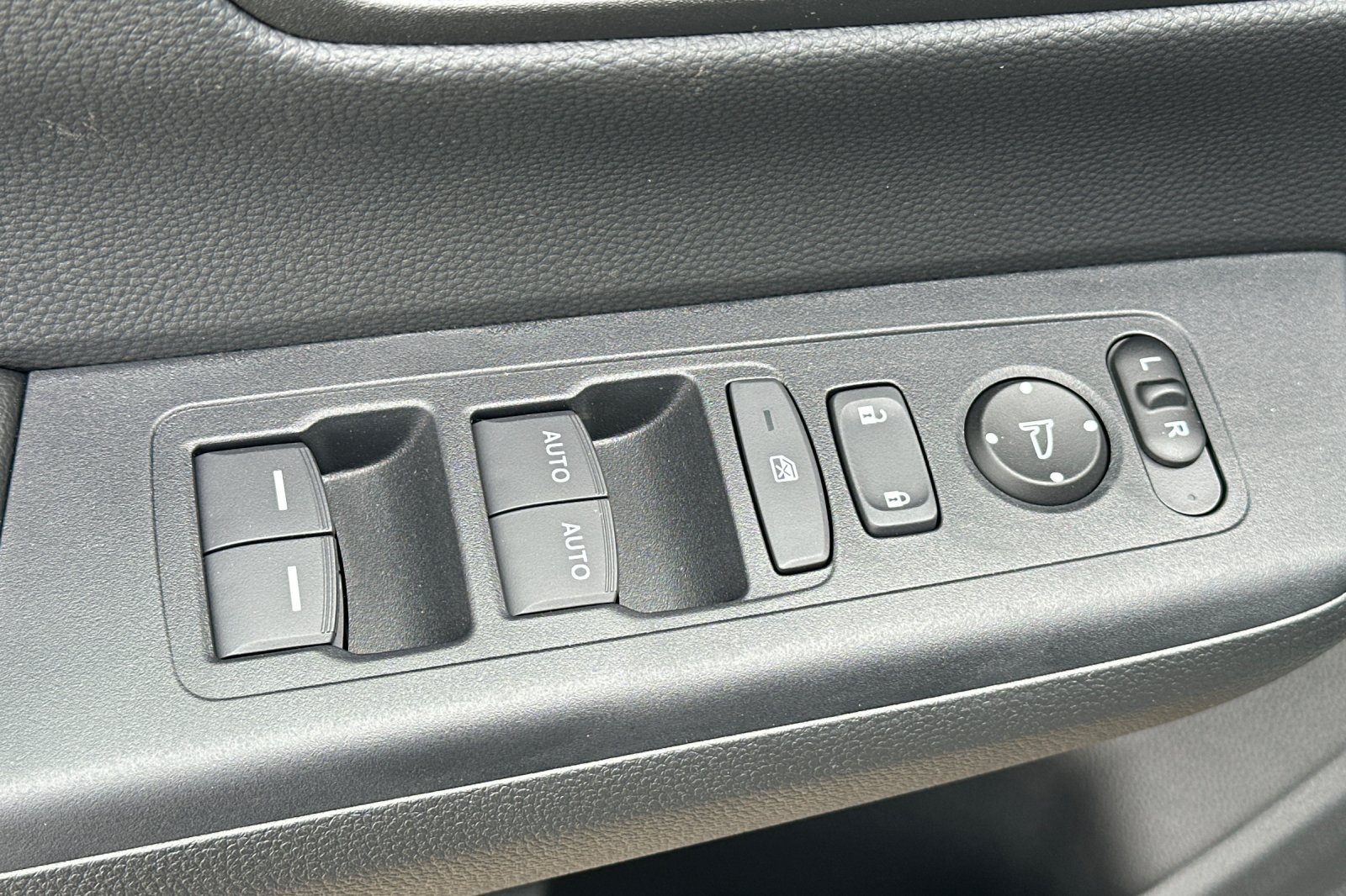 New 2026 Urban Gray Pearl Honda AWD EX image 11