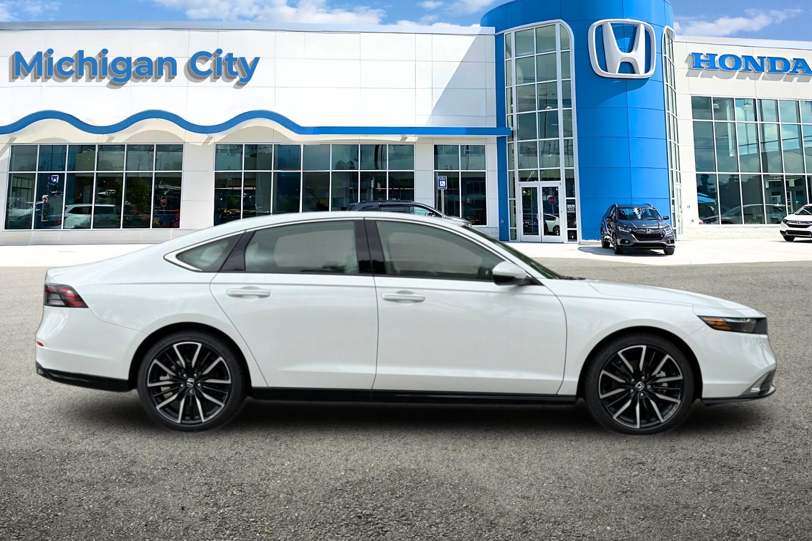New 2026 Platinum White Pearl Honda Touring Hybrid image 6