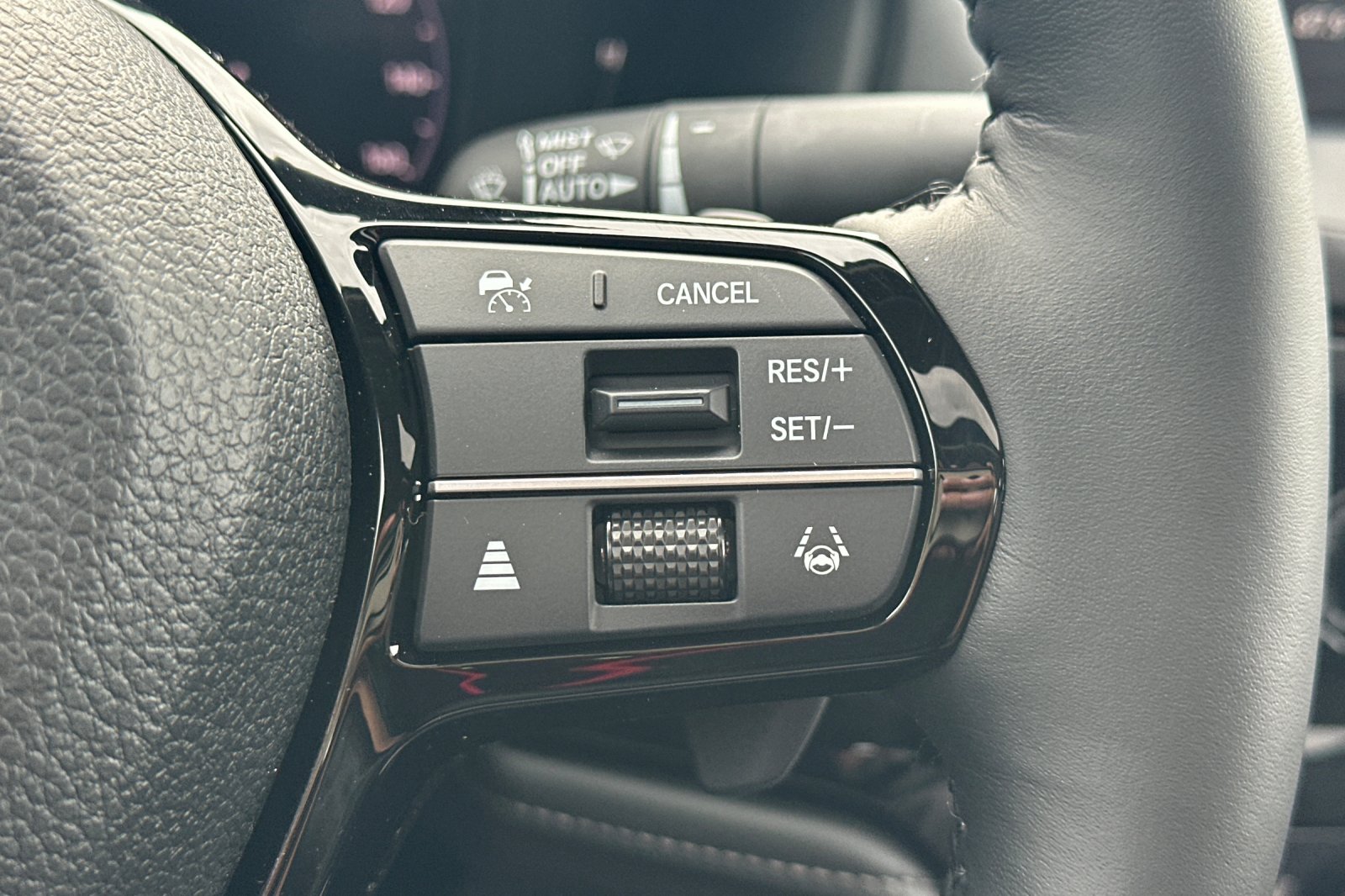 New 2026 Platinum White Pearl Honda Touring Hybrid image 26