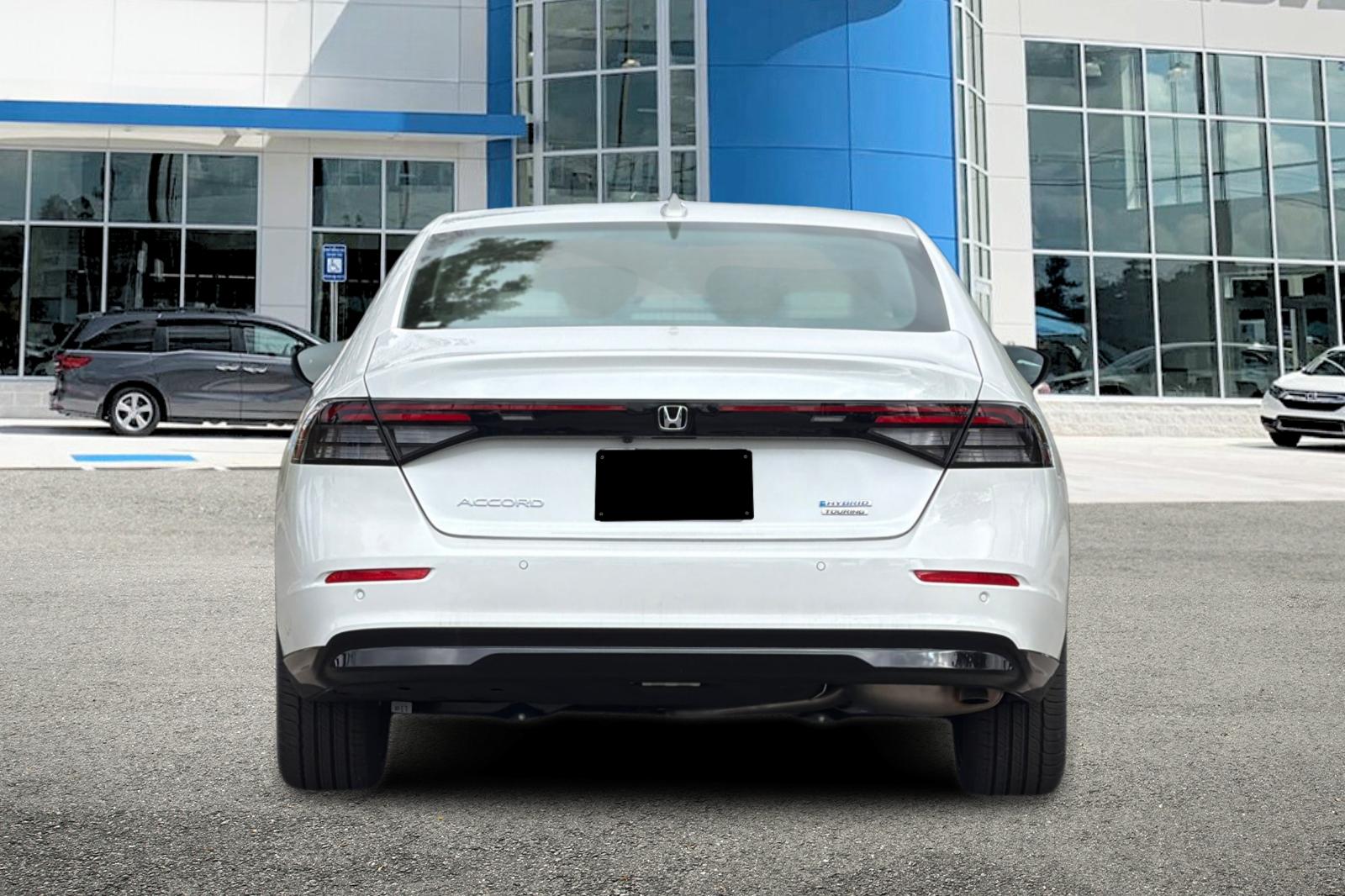New 2026 Platinum White Pearl Honda Touring Hybrid image 4