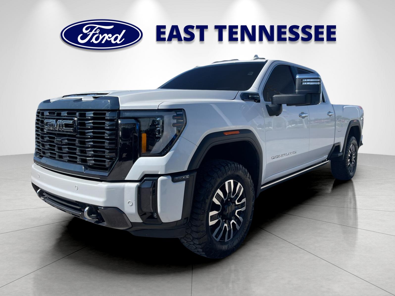 Used 2024 White GMC Denali Ultimate image 7