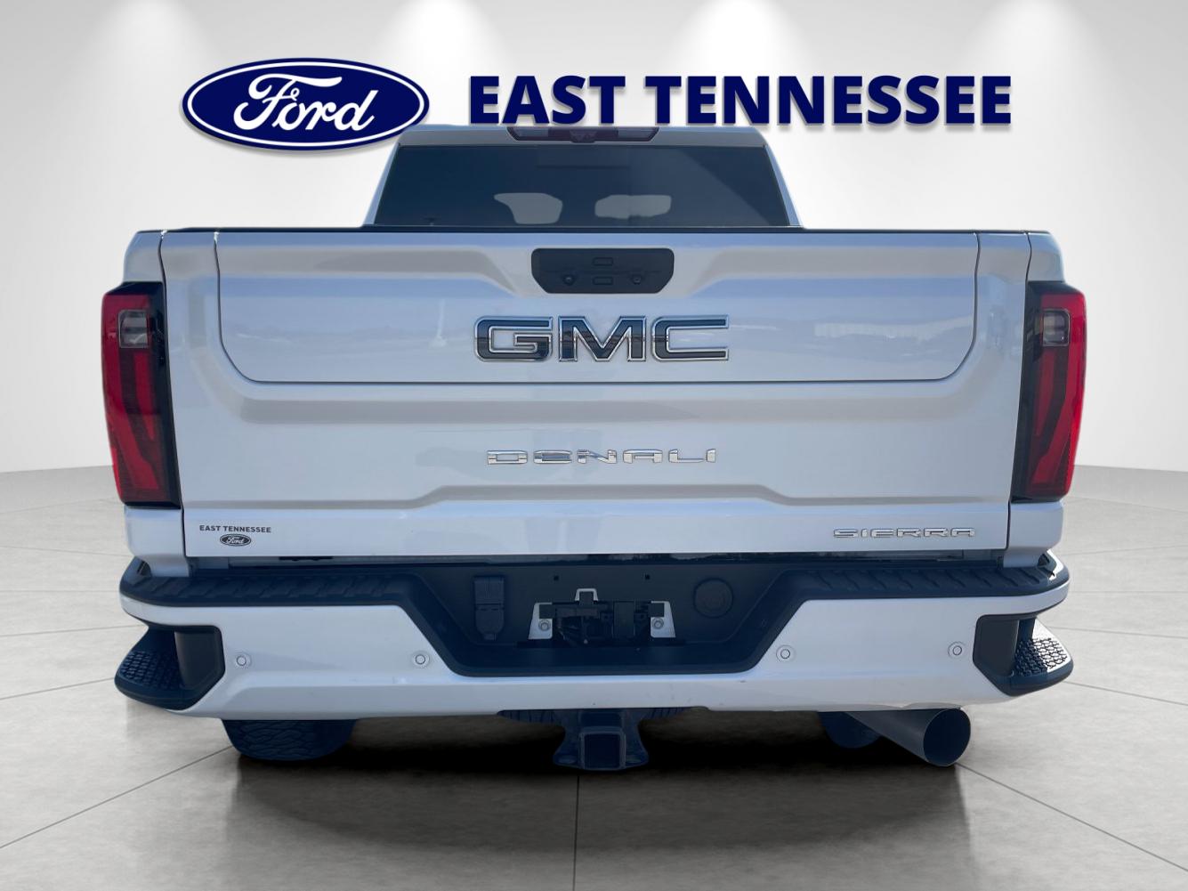 Used 2024 White GMC Denali Ultimate image 4