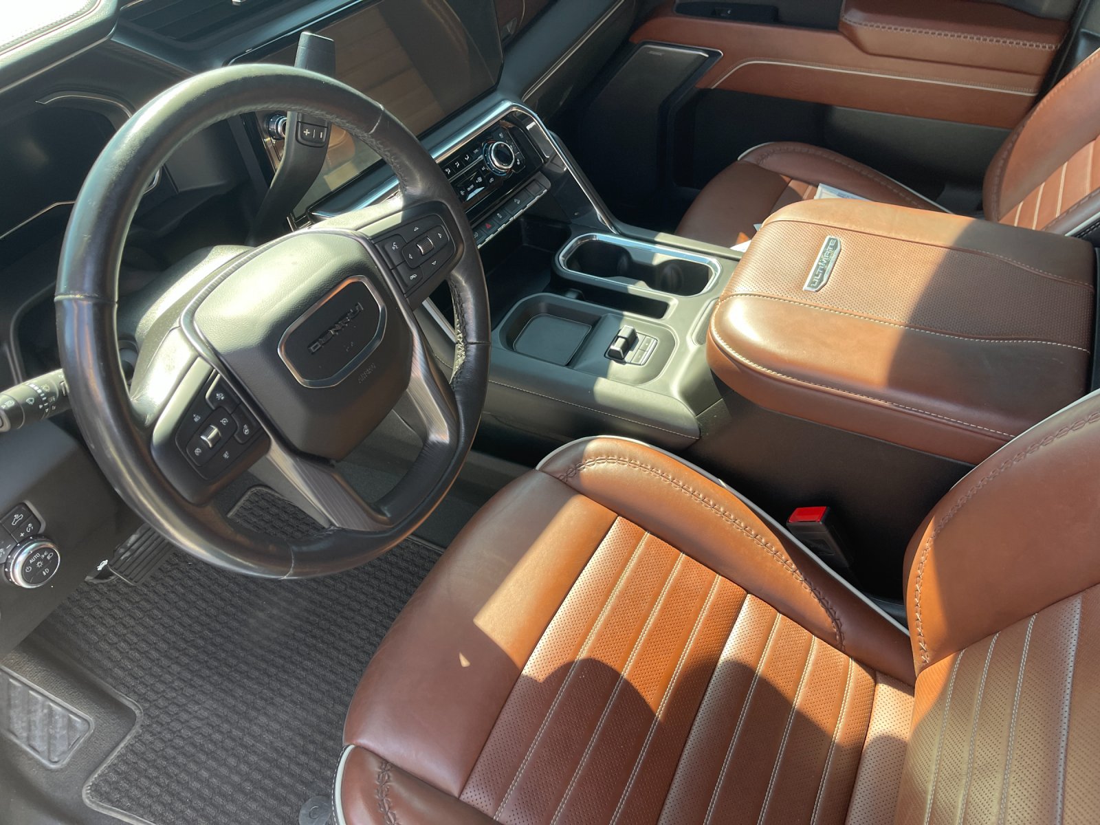 Used 2024 White GMC Denali Ultimate image 11