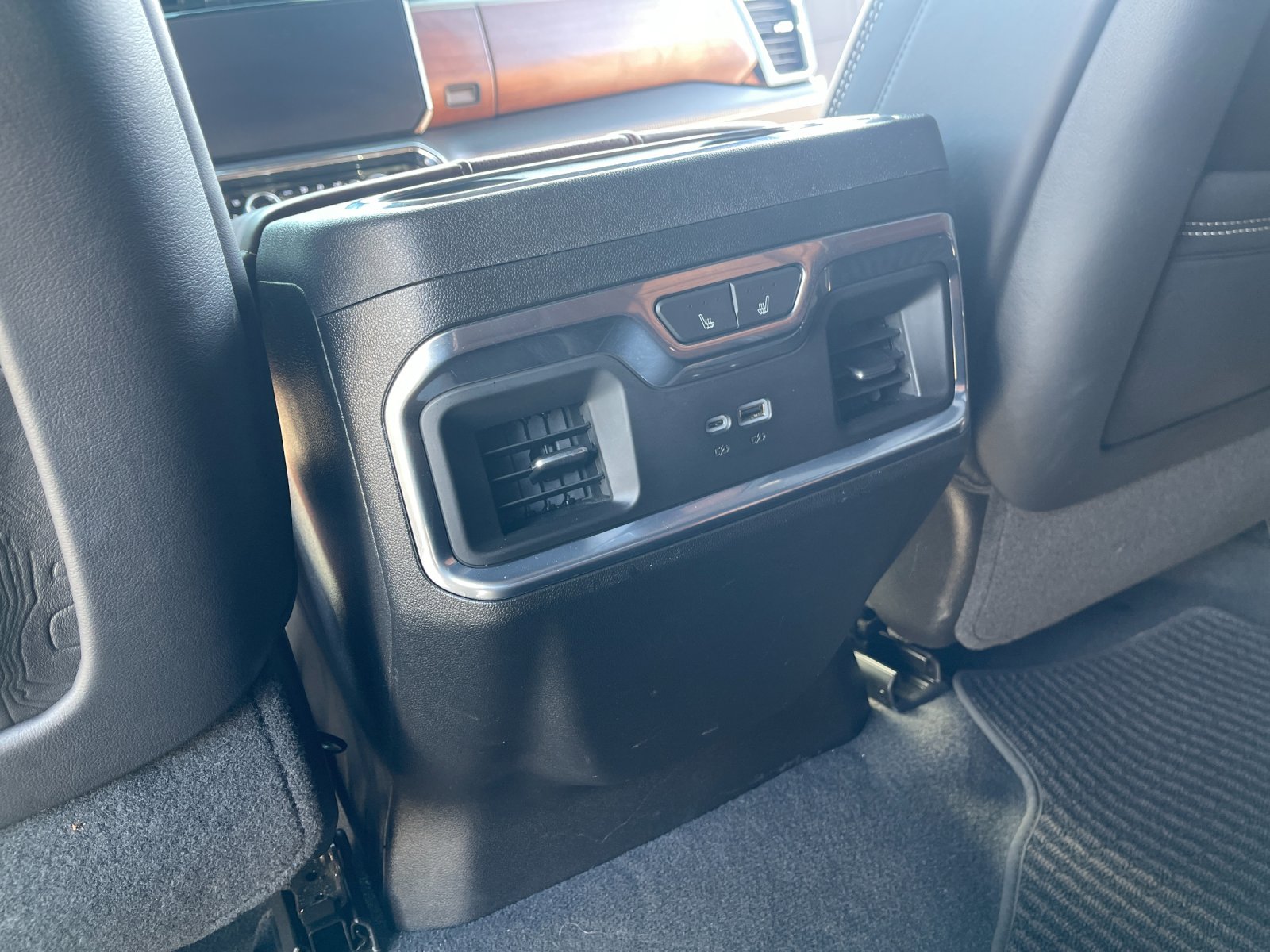 Used 2024 White GMC Denali Ultimate image 15