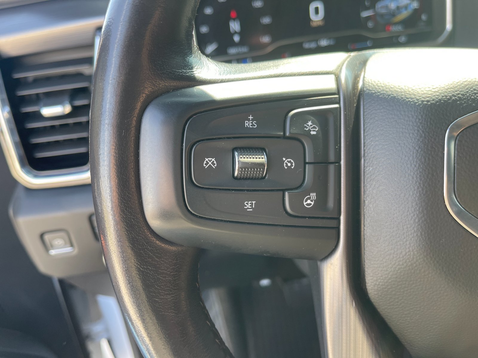Used 2024 White GMC Denali Ultimate image 29