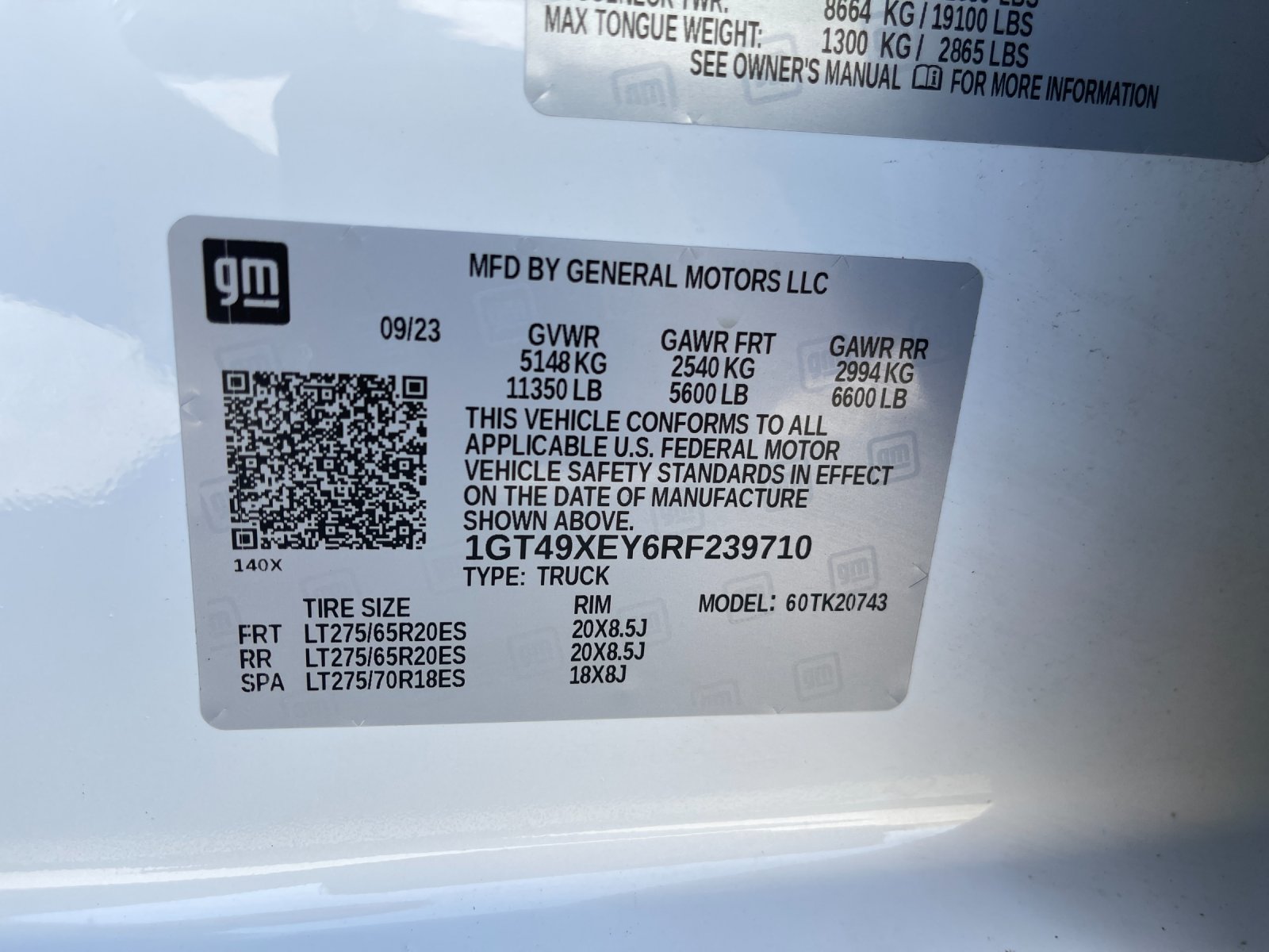 Used 2024 White GMC Denali Ultimate image 35