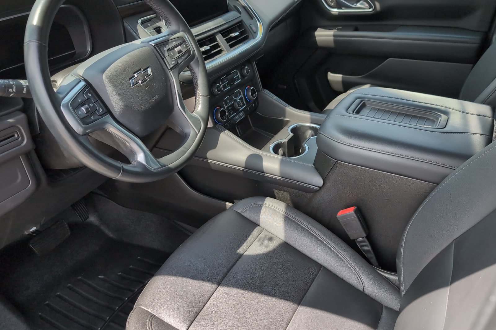 Used 2023 Gray Chevrolet Z71 image 11
