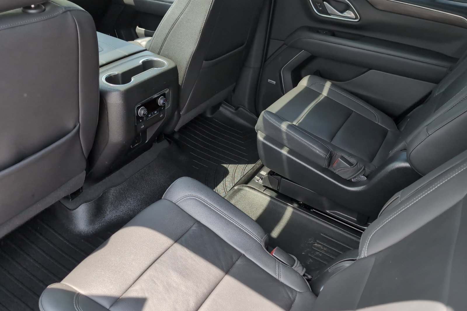 Used 2023 Gray Chevrolet Z71 image 13