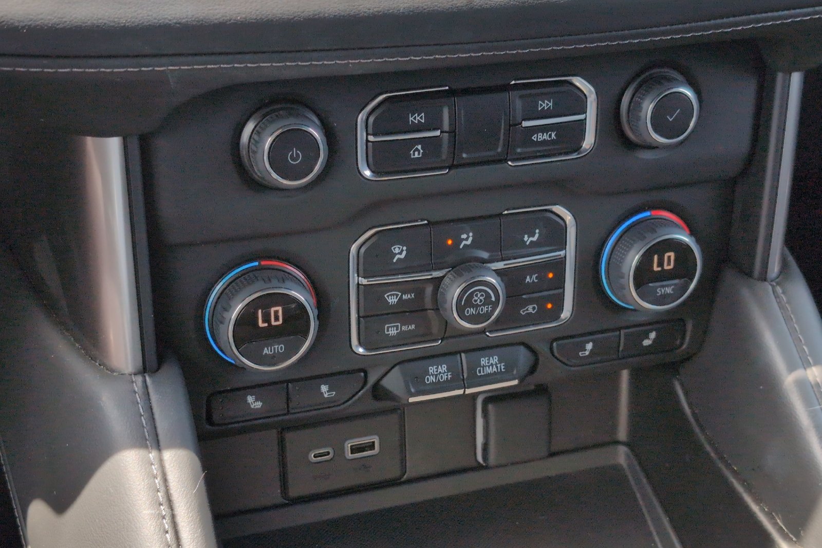 Used 2023 Gray Chevrolet Z71 image 23