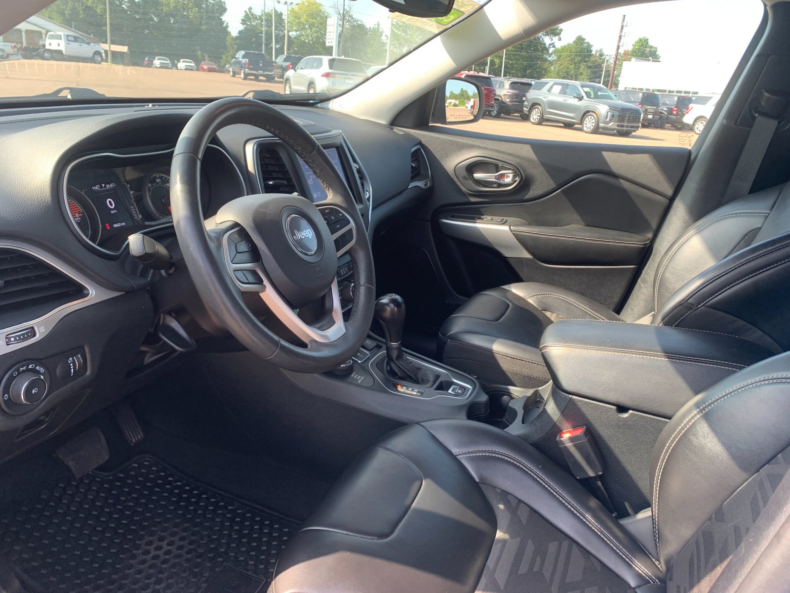 Used 2022 Blue Jeep X image 12