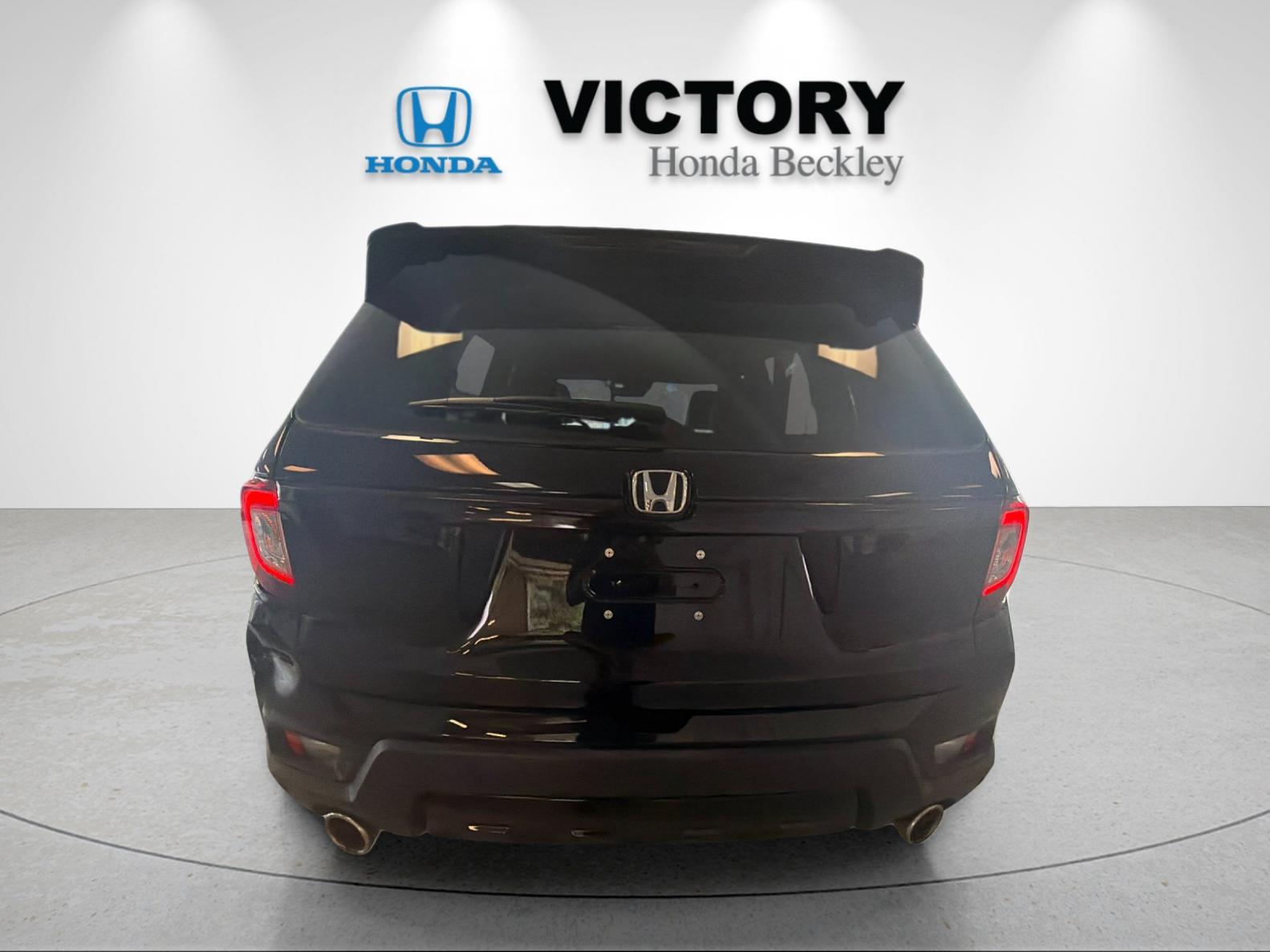 Used 2025 Crystal Black Pearl Honda Black Edition image 4