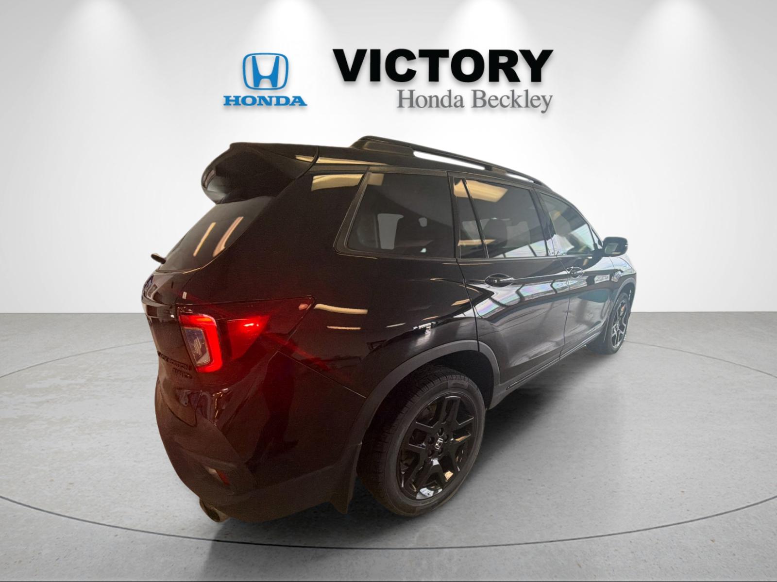 Used 2025 Crystal Black Pearl Honda Black Edition image 5