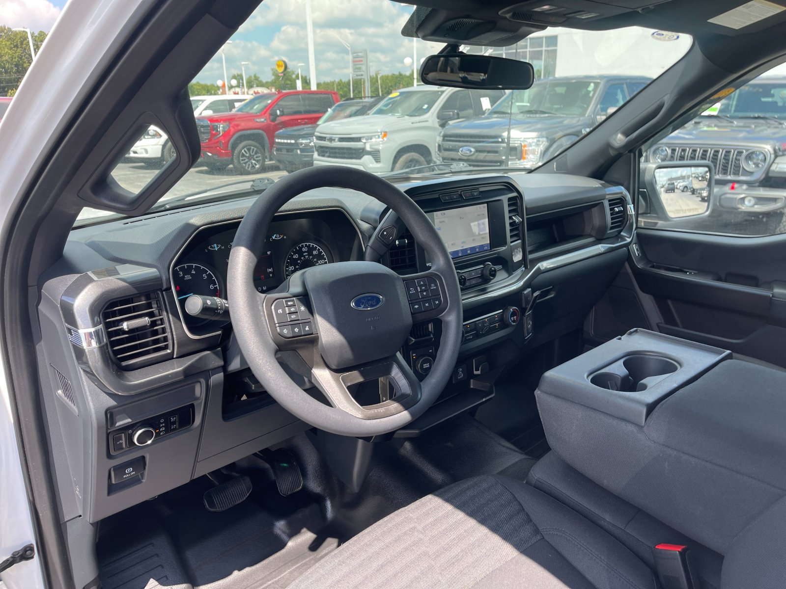 Used 2023 White Ford XL image 11