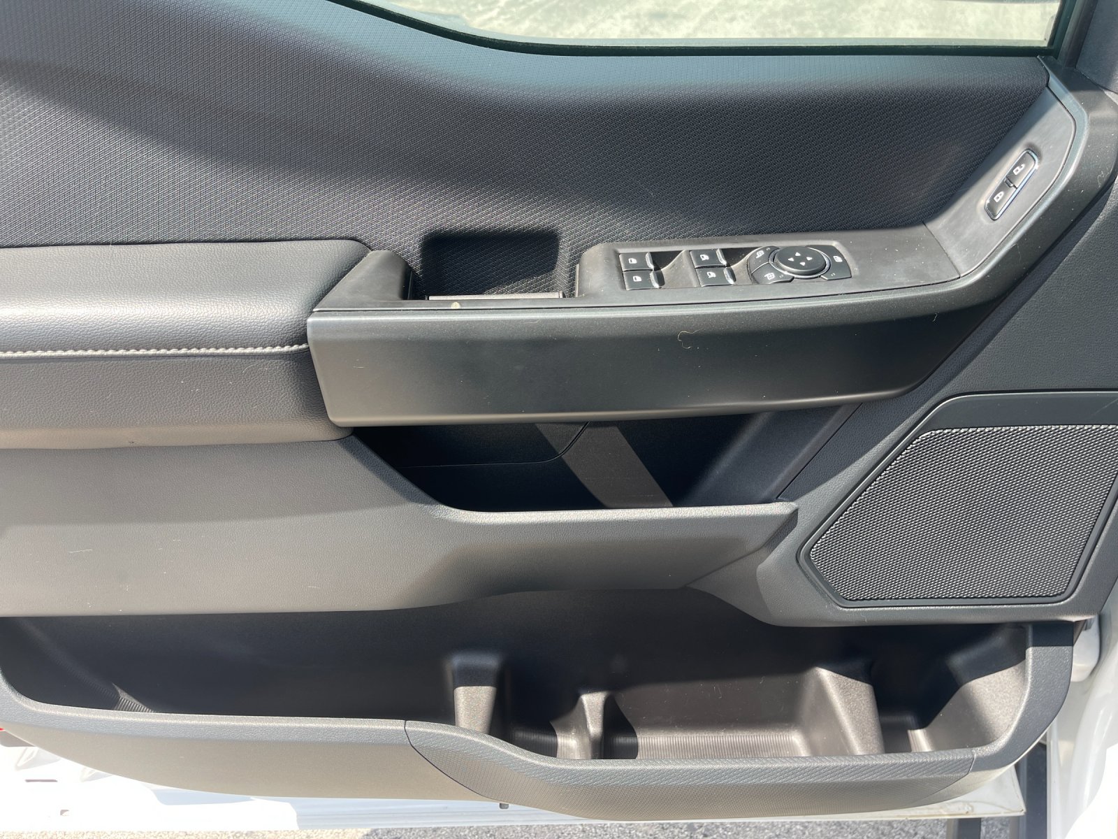 Used 2023 White Ford XL image 12