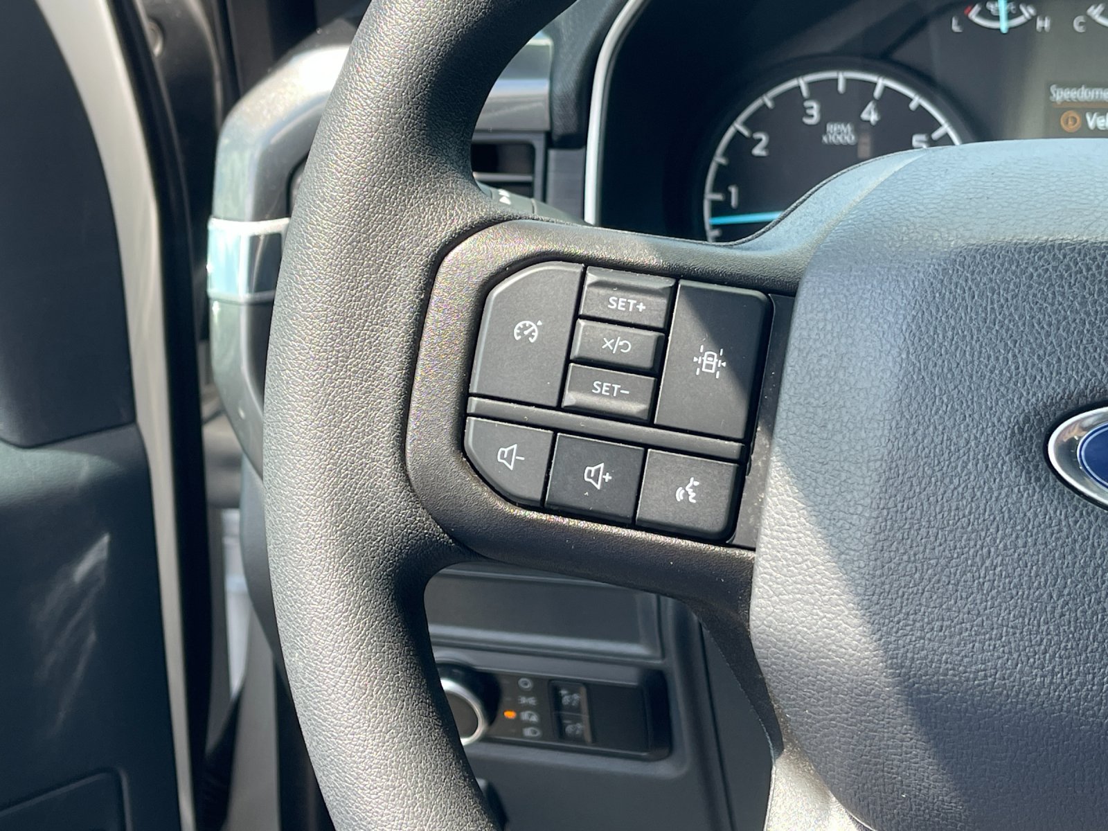 Used 2023 White Ford XL image 25
