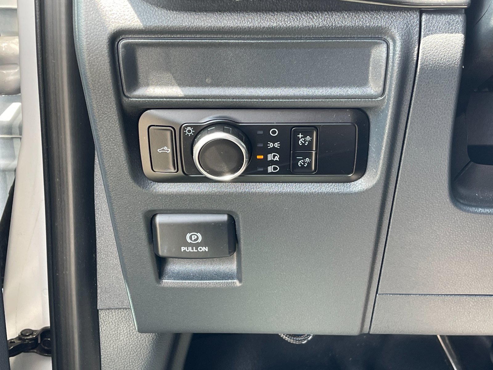 Used 2023 White Ford XL image 29