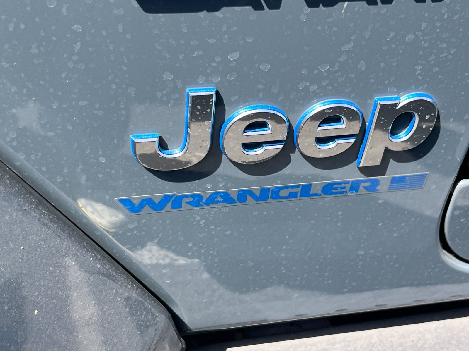 Used 2024 Gray Jeep Sahara 4xe image 2