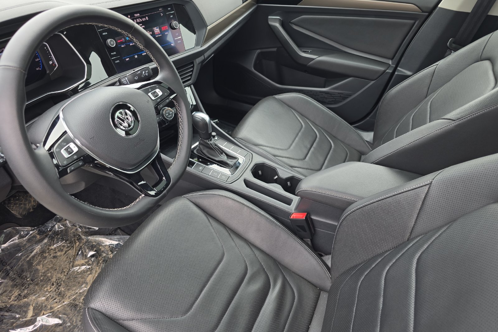 Used 2021 White Volkswagen SEL Premium image 7